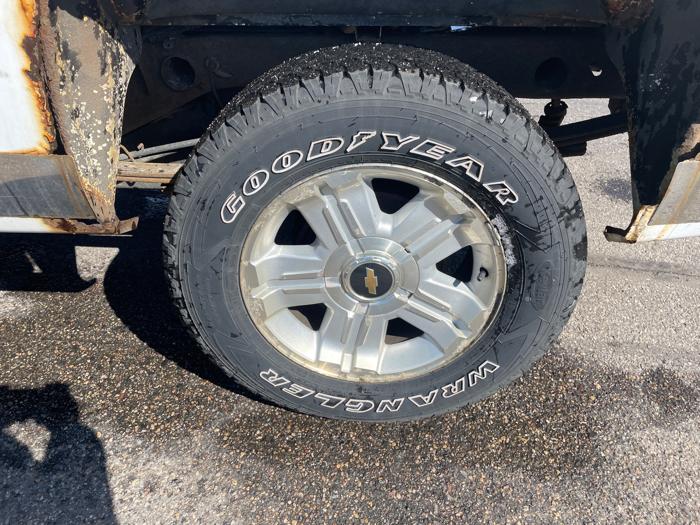 2008 chevrolet silverado-1500 ls-crew-cab-4wd with 151821 miles for sale near st.-cloud, minnesota 59129bd2074d4b35af23976ebb29cab9.jpeg