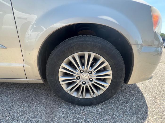2013 chrysler town-&-country touring-l with 219628 miles for sale near savage, minnesota 59233ef830f447ddb87ea9fcbc9bec79.jpeg