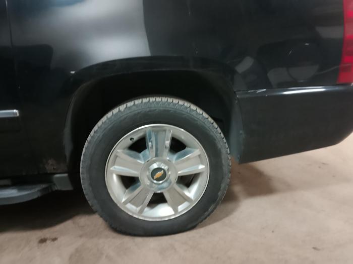 2009 chevrolet suburban ltz-1500-4wd with 245683 miles for sale near elk-river, minnesota 5953f197fbeb4e2cab77d2ca358369db.jpg