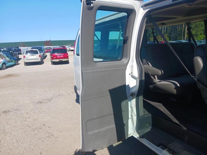 2005 chevrolet express 3500-extended with 81212 miles for sale near elk-river, minnesota 5995ee3ec06e43cca2ac77d130737d69.jpg