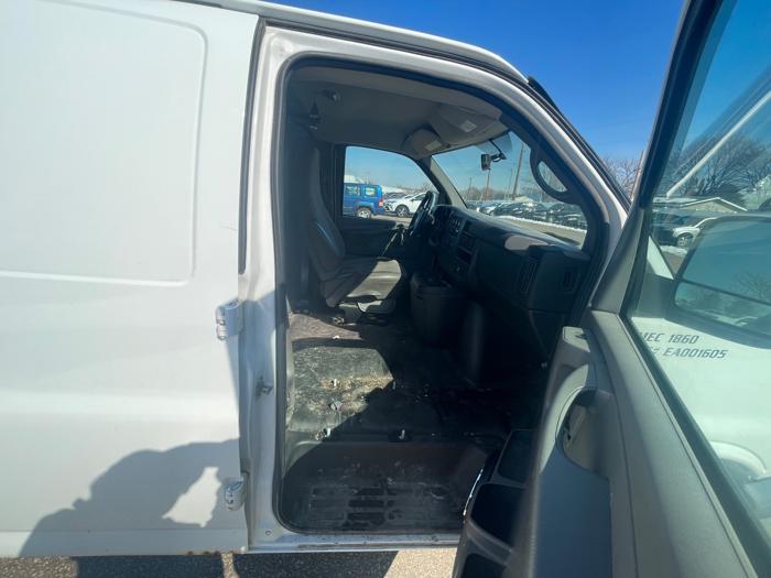 2015 chevrolet express 3500-cargo-extended with 232035 miles for sale near fridley, minnesota 5a1c3891830f44e6a5155d5014f990ef.jpeg