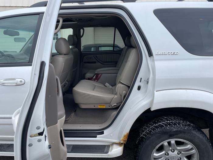 2006 toyota sequoia limited-4wd with 233941 miles for sale near elk-river, minnesota 5a4180f0d27941ba9afe19e468154065.jpeg
