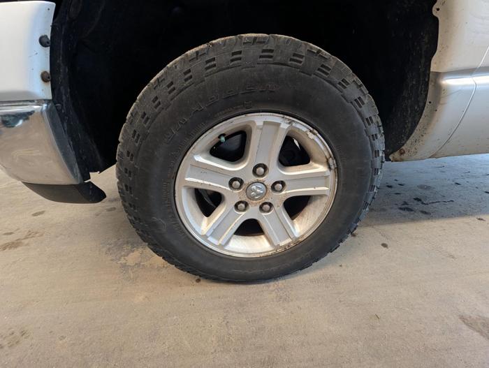 2006 dodge ram-1500 laramie-4wd with 130207 miles for sale near elk-river, minnesota 5a7a95ec04864cb5b80356c21411fb31.jpg