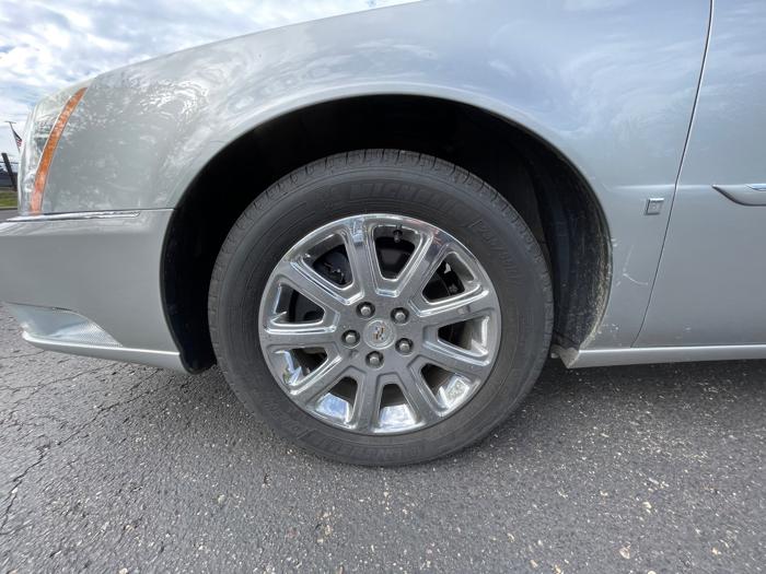 2008 cadillac dts luxury-iii with 100022 miles for sale near white-bear-lake, minnesota 5ad34848d9dc4cf9b1da81fda27b6592.jpeg