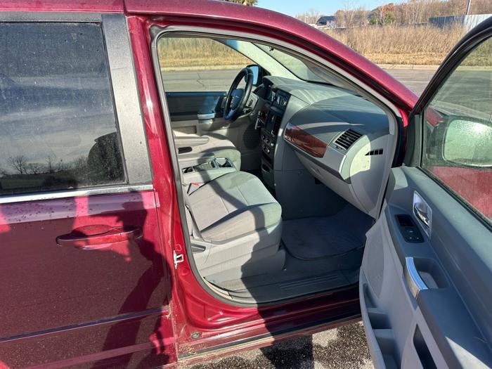 2008 chrysler town-&-country touring with 160232 miles for sale near elk-river, minnesota 5b2eb5da40a6453aa215010badcd98e0.jpeg