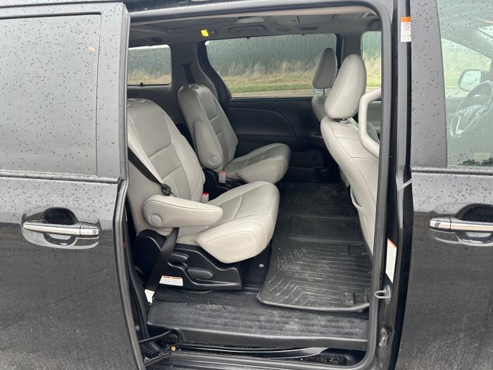 2015 toyota sienna limited-awd-7-passenger-v6 with 155568 miles for sale near elk-river, minnesota 5b5f7daf729e4fe08afbe2a3127cf724.jpeg