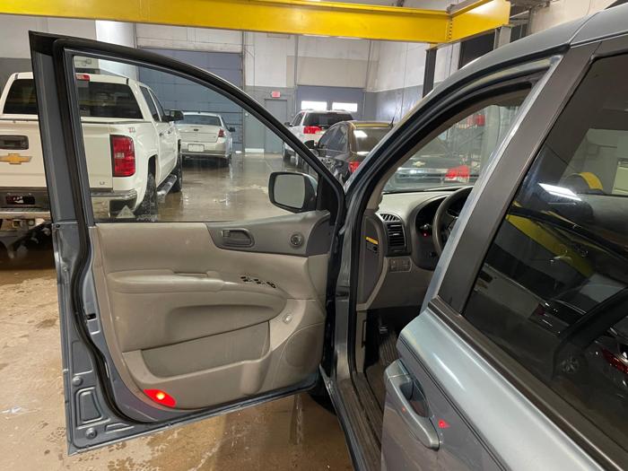 2014 kia sedona lx with 178845 miles for sale near elk-river, minnesota 5b7a20ef9a744970bcd7281cd91e226f.jpg
