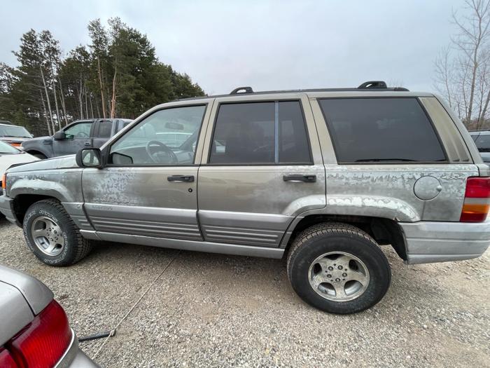 1997 jeep grand-cherokee laredo with 220728 miles for sale near elk-river, minnesota 5b9d7a3e94e545788798c35e4c376c13.jpg