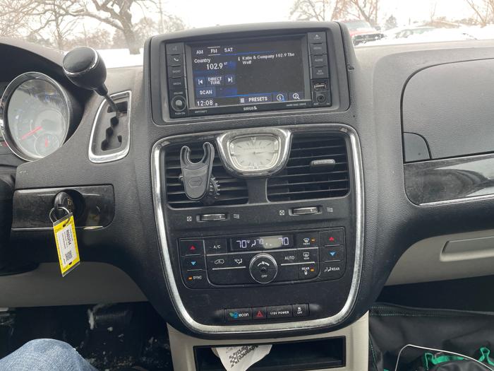 2013 chrysler town-&-country touring with 131164 miles for sale near fridley, minnesota 5ba61b1c6d554e3bb30231e96ec79ecd.jpeg