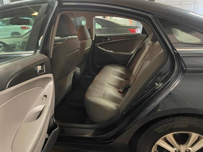 2013 hyundai sonata with 107765 miles for sale near elk-river, minnesota 5bb972cb92894df6accd49c5b4a7f050.jpg
