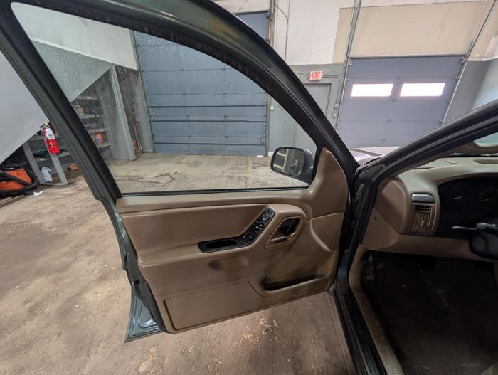 2004 jeep grand-cherokee laredo-4wd with 184162 miles for sale near elk-river, minnesota 5bbff3bdca6b4ab49d543263477ae385.jpg