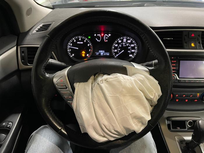 2015 nissan sentra sv with 247792 miles for sale near elk-river, minnesota 5bce843a4a1d4072ac091b655cb0bce9.jpg