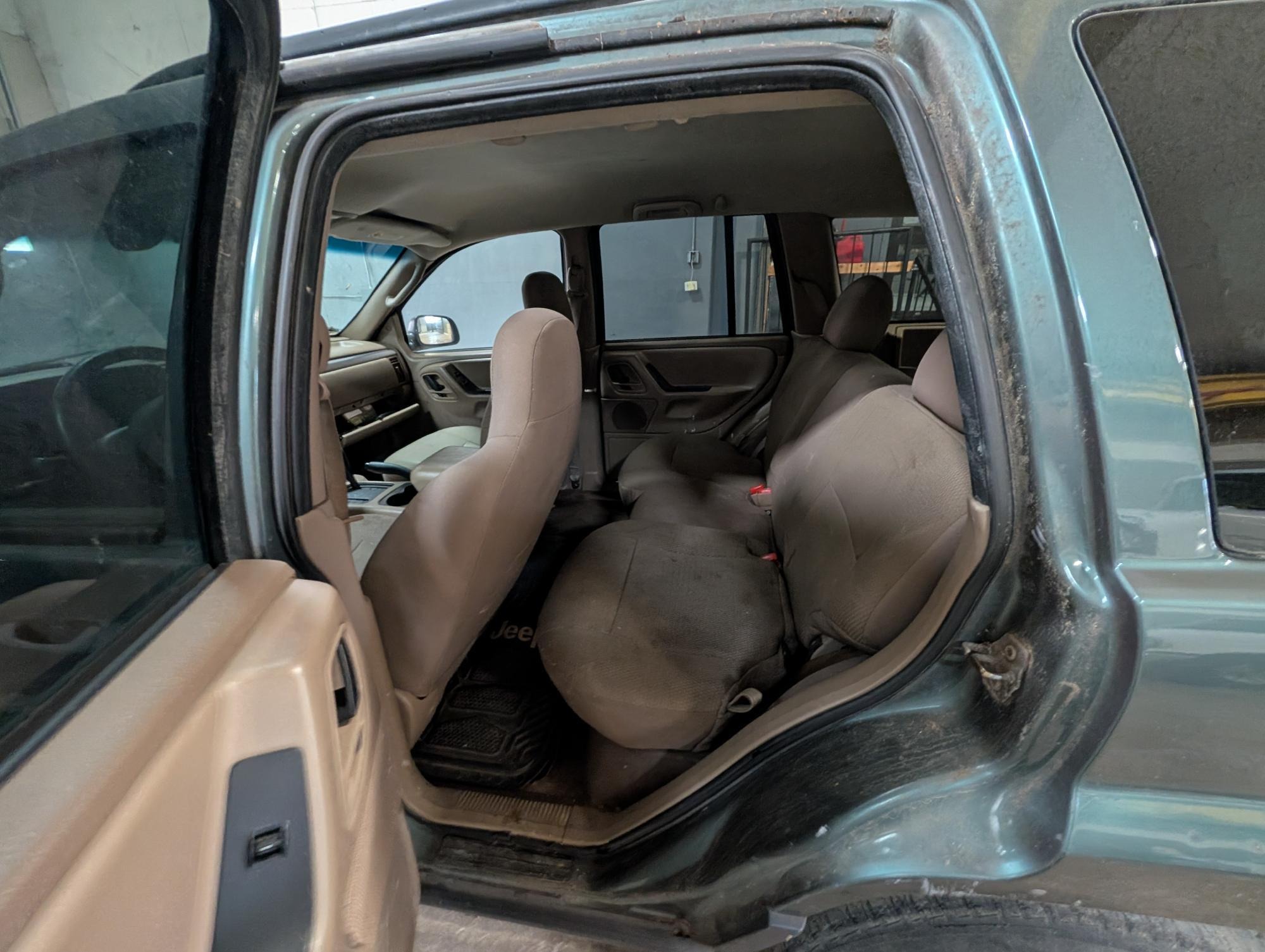 2004 jeep grand-cherokee laredo-4wd with 184162 miles for sale near elk-river, minnesota 5c133172de5f4c74a2b4e3fbdbb15800.jpg