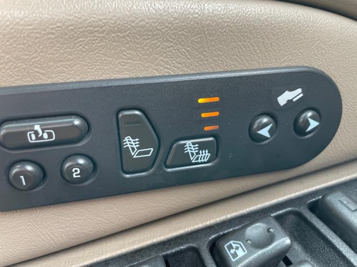 2004 chevrolet suburban 1500-4wd with 315133 miles for sale near elk-river, minnesota 5c135eb2e93d4396b9af95ebd6596414.jpeg