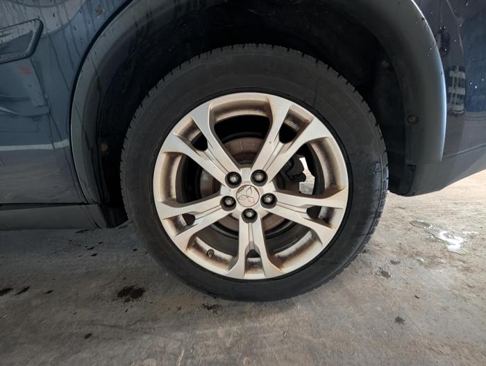 2015 mitsubishi outlander se-s-awc with 143041 miles for sale near elk-river, minnesota 5c8e9baee05d41d4b6de47ba9e67f5a2.jpg