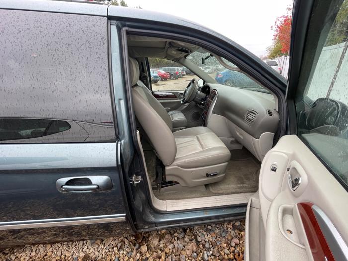 2007 chrysler town-&-country touring with 146493 miles for sale near elk-river, minnesota 5c948a30b28d4f3f95f649038c2e877c.jpeg