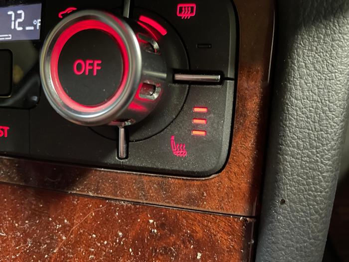 2012 volkswagen touareg lux with 249274 miles for sale near elk-river, minnesota 5d1f701509db479f87f0c04ac66856b9.jpg