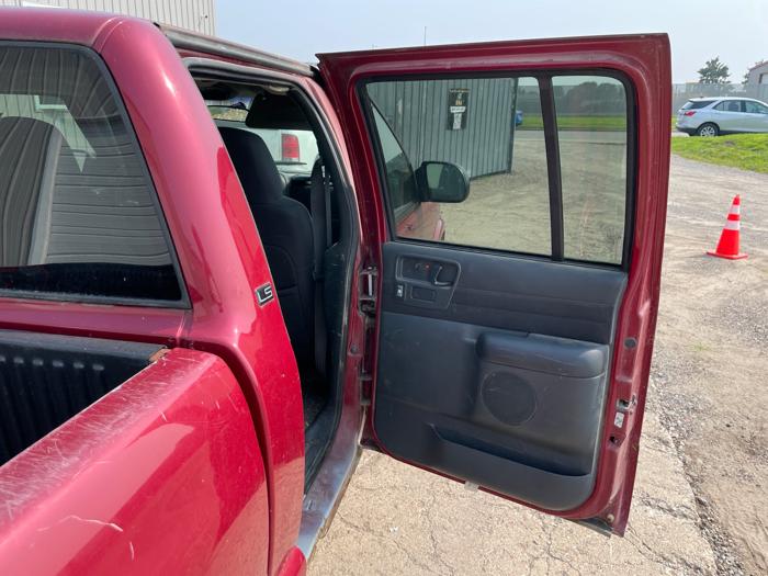2003 chevrolet s10-pickup ls-crew-cab-4wd with 200963 miles for sale near elk-river, minnesota 5d28a7406a89448f9ed86db3f4c4e2d3.jpeg