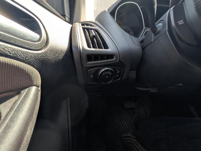 2014 ford focus se-sedan with 155198 miles for sale near elk-river, minnesota 5d4cefbc1a97428baac40f9b7c47336b.jpg