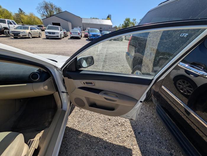 2007 mazda mazda3 i-sport-4-door with 213033 miles for sale near elk-river, minnesota 5d52a73995bf48fbb658c08b2a0224ad.jpg