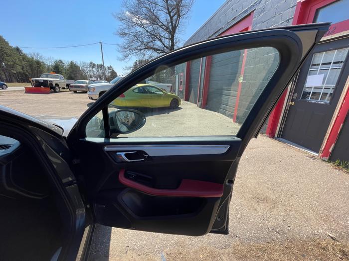 2015 porsche macan s with 130895 miles for sale near columbus, minnesota 5d6382d25d764f5db7db722a282a3485.jpeg