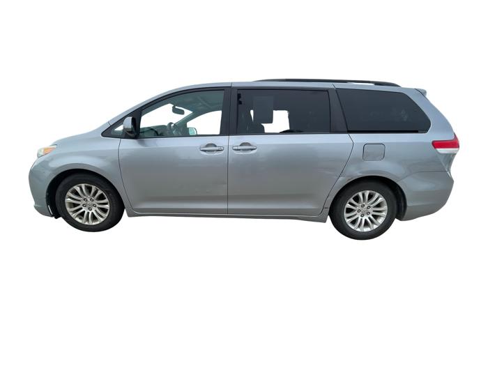 2012 toyota sienna limited-fwd-7-passsenger-v6 with 231545 miles for sale near rochester, minnesota 5d6de98ab2e645328d8d9f2624dc20ad.jpg