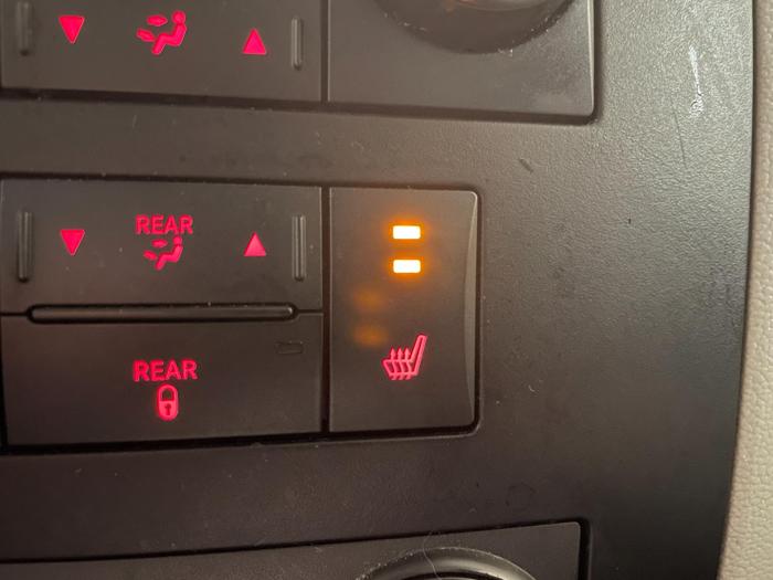 2010 volkswagen routan premium with 140982 miles for sale near elk-river, minnesota 5d8bd9b397154d5aa0e703388e5796e3.jpg