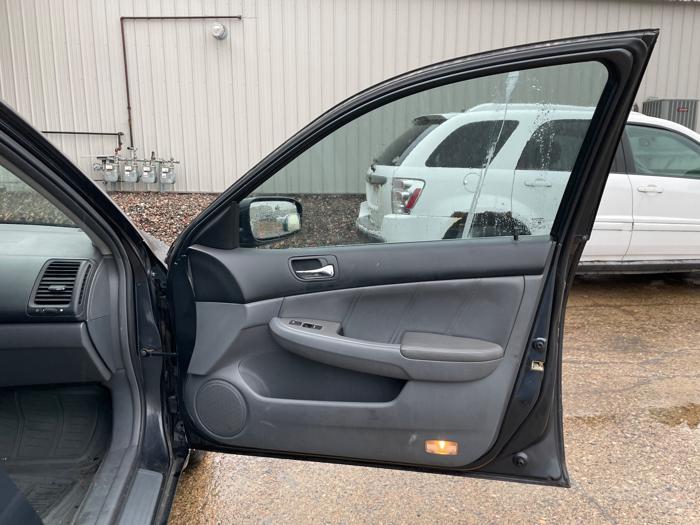 2004 honda accord ex-v-6-sedan-at-with-xm-radio with 214695 miles for sale near elk-river, minnesota 5da18534e7cf4edb9efd5028b295dbb8.jpeg