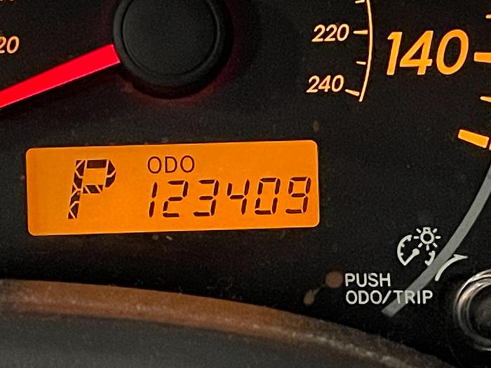 2009 toyota corolla le with 123409 miles for sale near elk-river, minnesota 5dd564f4032b4733919372c5fb45b024.jpg