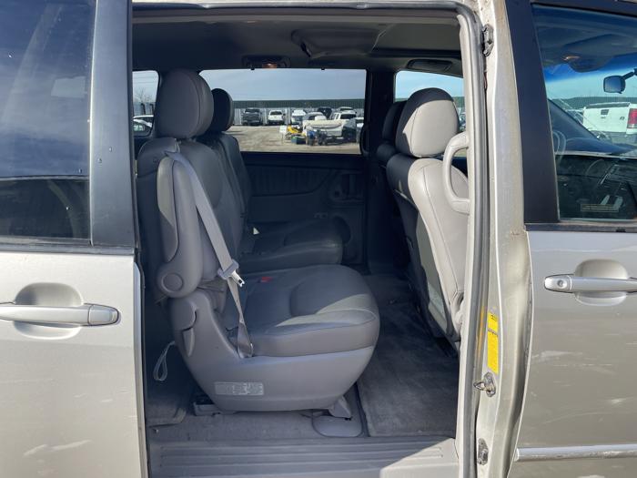2004 toyota sienna xle with 143682 miles for sale near elk-river, minnesota 5deb5d38686e4c3ab96bd988c7ce7ba9.jpg