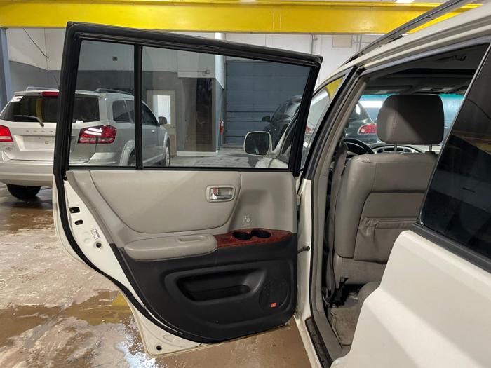 2005 toyota highlander base with 325337 miles for sale near elk-river, minnesota 5dfc715e0a914211b09f7aeb47cf0571.jpg