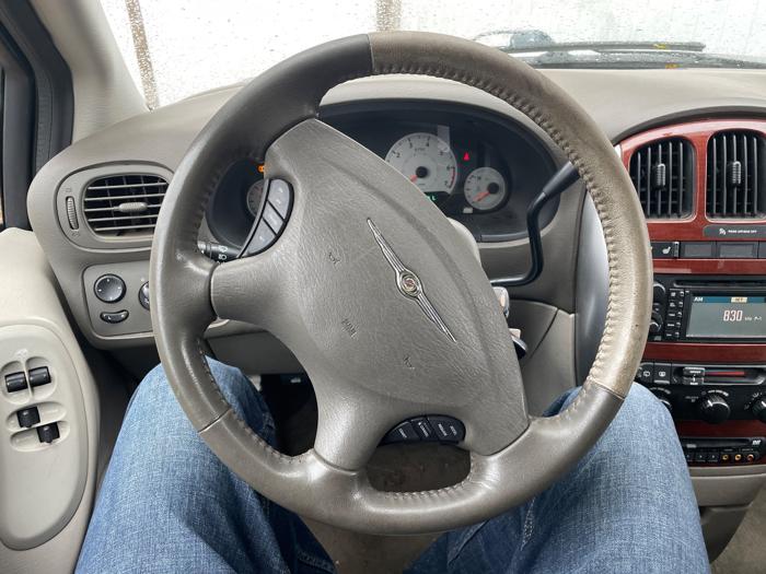 2007 chrysler town-&-country touring with 146493 miles for sale near elk-river, minnesota 5e27f6f62bc34ef89a77ee6e76c425e5.jpeg