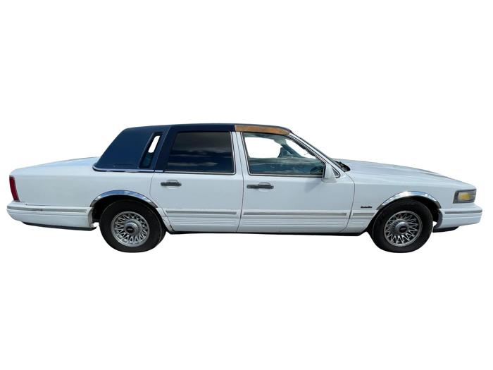 1997 lincoln town-car executive with 293168 miles for sale near elk-river, minnesota 5e2bd00c087d4b8a963a5692e8c2f9a8.jpg