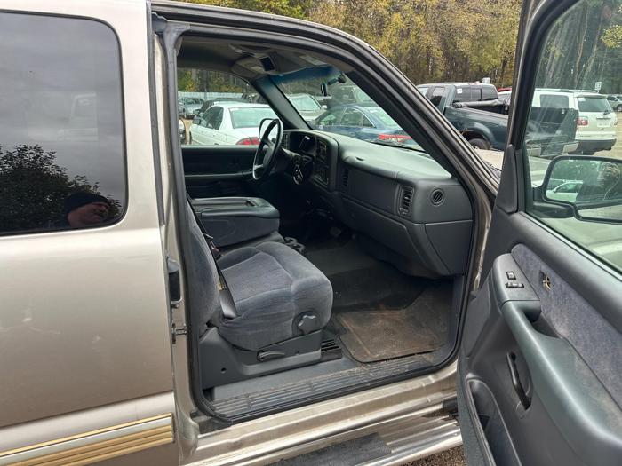 2001 chevrolet silverado-2500hd ext.-cab-4wd with 64139 miles for sale near elk-river, minnesota 5e66765d5dd24b22894e0a421e4584de.jpg