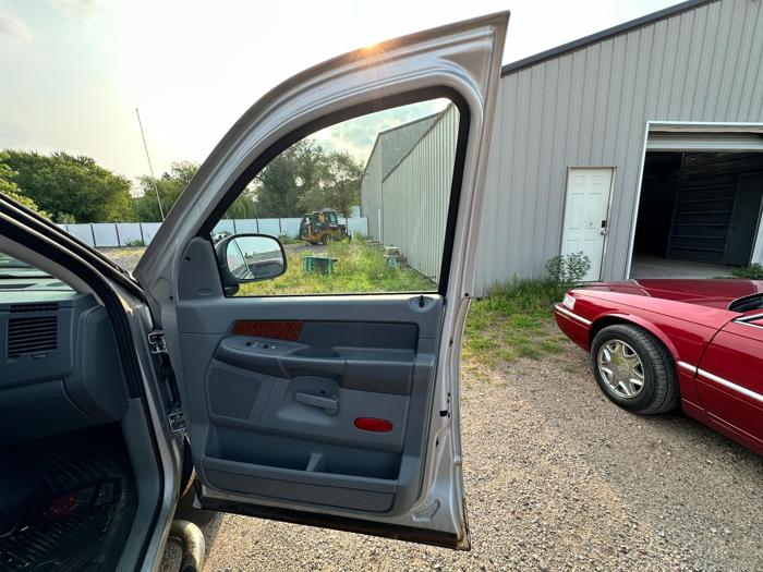 2006 dodge ram-1500 laramie-quad-cab-4wd with 206597 miles for sale near elk-river, minnesota 5e6ba34ed6d64bb5938c2e753b7d5287.jpg