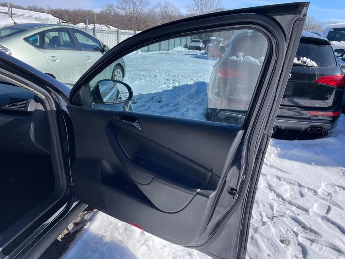 2006 volkswagen passat with 180436 miles for sale near elk-river, minnesota 5eabacbd05c54c84b901cdfe55a52649.jpg
