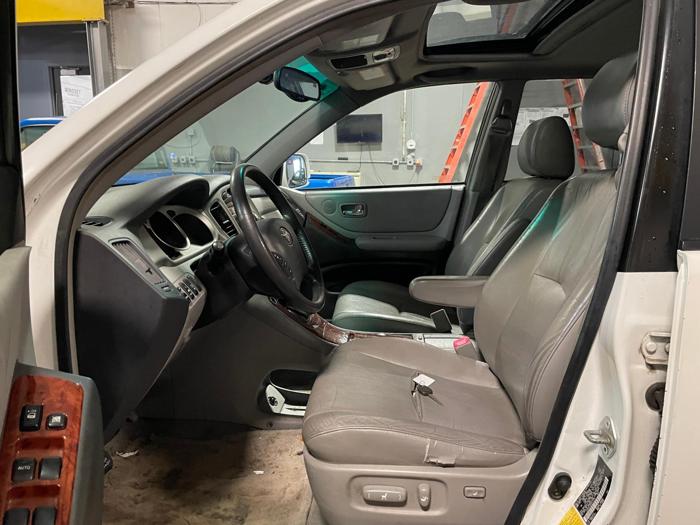 2005 toyota highlander base with 325337 miles for sale near elk-river, minnesota 5ec22e8bf85547569c354321c8b7d642.jpg