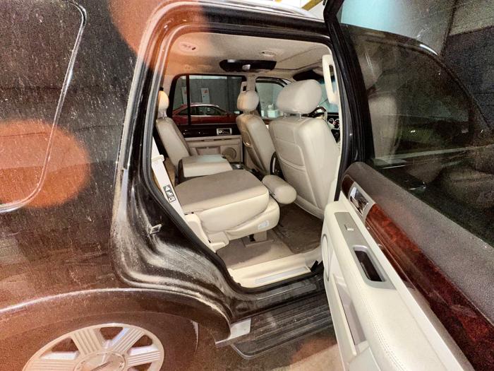 2003 lincoln navigator luxury-4wd with 90707 miles for sale near elk-river, minnesota 5ecb2f13cfb84f9e80ad029d9fbe5d47.jpeg