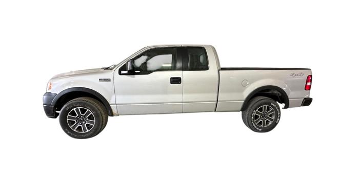 2006 ford f-150 fx4-supercab-5.5-ft-box with 170405 miles for sale near elk-river, minnesota 5ecf4bf9047c433183362c2b9af1d300.jpg