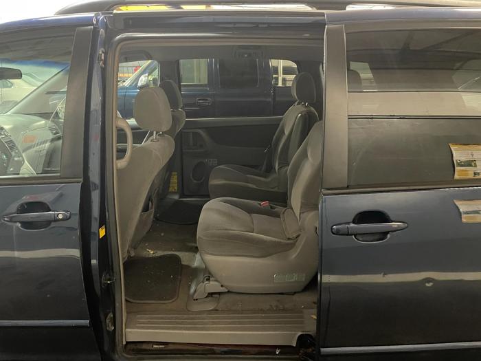 2004 Toyota Sienna