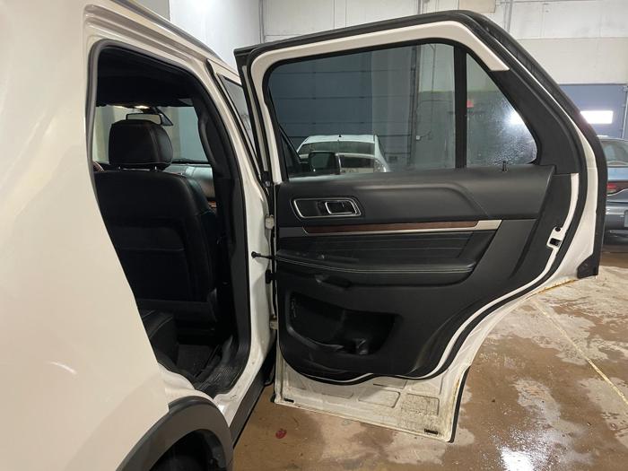 2017 ford explorer platinum with 201049 miles for sale near elk-river, minnesota 5f0b7079f83647c292d1ebcdbb38ae36.jpg