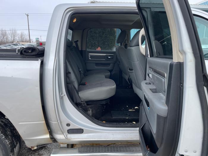 2015 ram 1500 slt-crew-cab-swb-4wd with 128735 miles 5f280f05949946bdbd18ea0d63087d88.jpeg