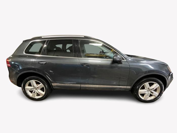 2012 volkswagen touareg lux with 249274 miles for sale near elk-river, minnesota 5f95ee3447e6420a969cf1642a1fe002.jpg