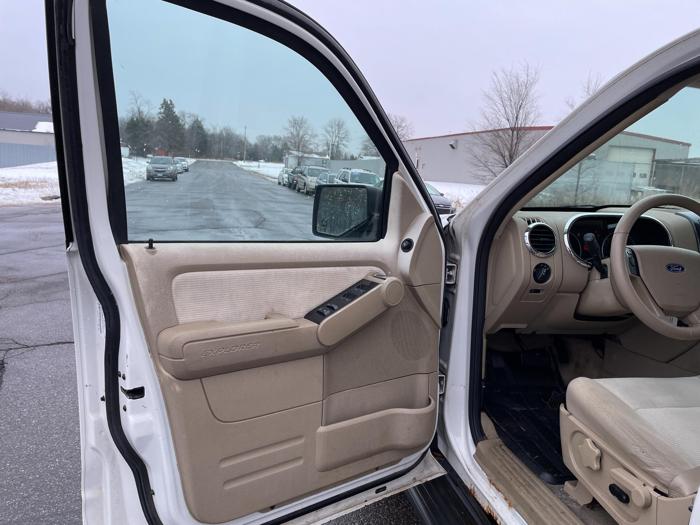 2008 ford explorer xlt with 189046 miles for sale near elk-river, minnesota 5fbd0e7e96d04ca9b89491bf2e9e9638.jpg