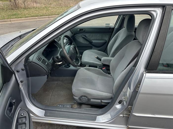 2001 honda civic ex-sedan with 179579 miles for sale near elk-river, minnesota 5ff1577917f247329e6487b34ae05de7.jpeg