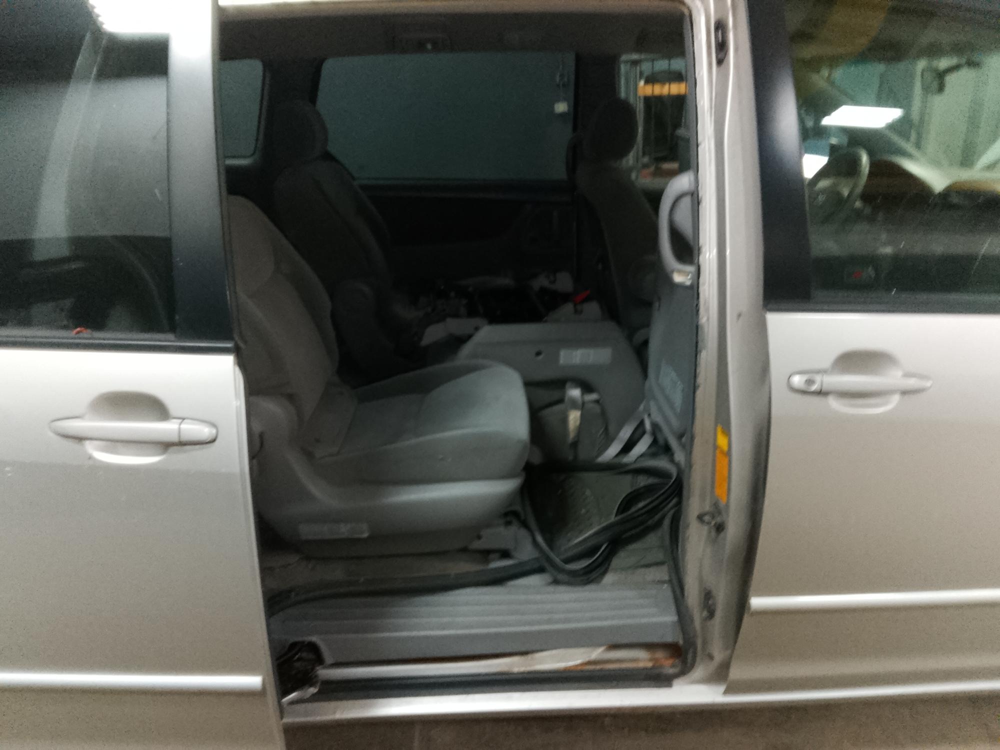 2005 toyota sienna with 153699 miles for sale near elk-river, minnesota 6035b3c3ffd040d7bb1cb4983d9bc731.jpg