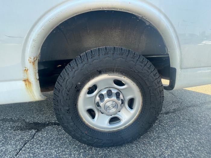 2015 chevrolet express 3500-cargo-extended with 232035 miles for sale near fridley, minnesota 608bcebcb38d4f6486a6757bd04ecd35.jpeg