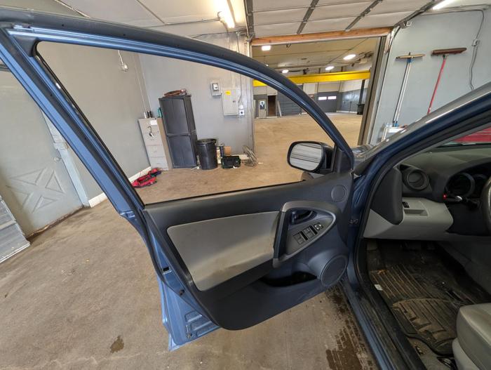 2010 toyota rav4 base-i4-4wd with 209322 miles for sale near elk-river, minnesota 608d332d31de4e2c8daff686ba5dd19e.jpg