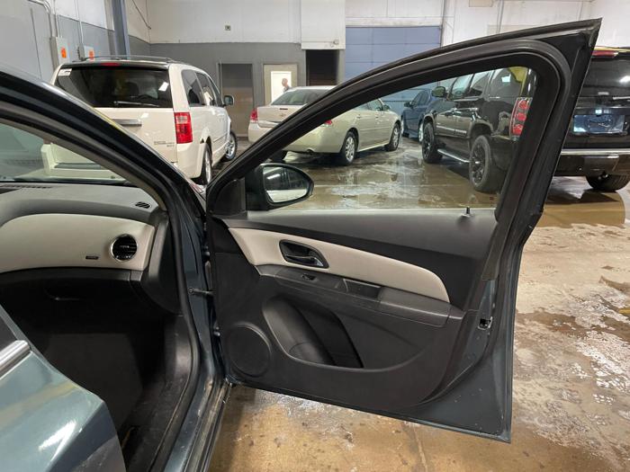 2012 chevrolet cruze ls with 173127 miles for sale near elk-river, minnesota 60bb55f28433411d91fb5abe94c4422f.jpg