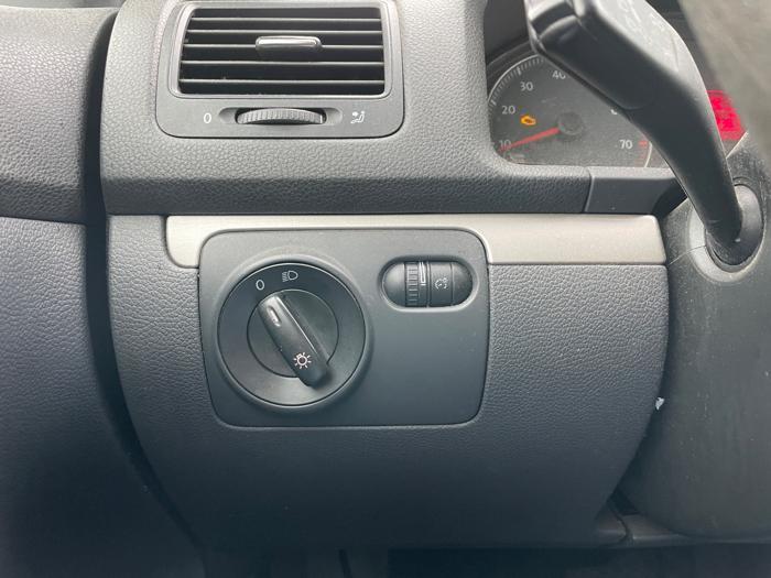 2009 volkswagen rabbit 4-door-s with 205218 miles for sale near elk-river, minnesota 60d489840c1746fe832f90cbd8409bb9.jpeg